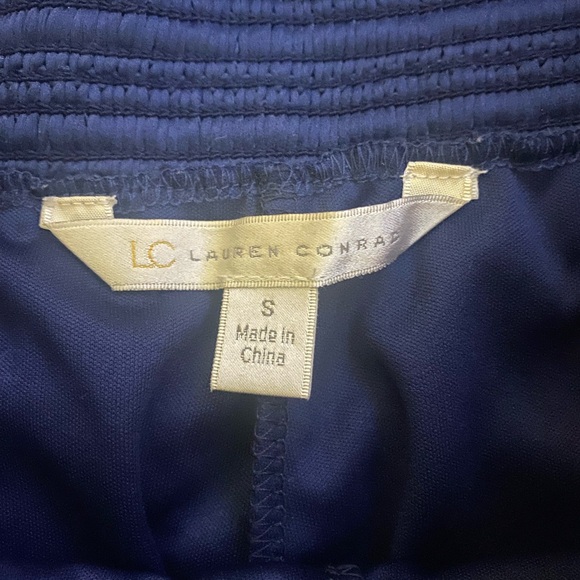 LC WOMENS NAVY LACE MACRAME SHORTS S - Picture 2 of 6